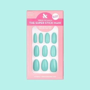 NEW Olive & June Press on Nails - All Manis on Deck - Medium Oval